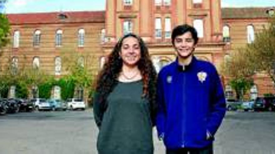 Dos escolares en la World Mathematics Tean, en Pekín