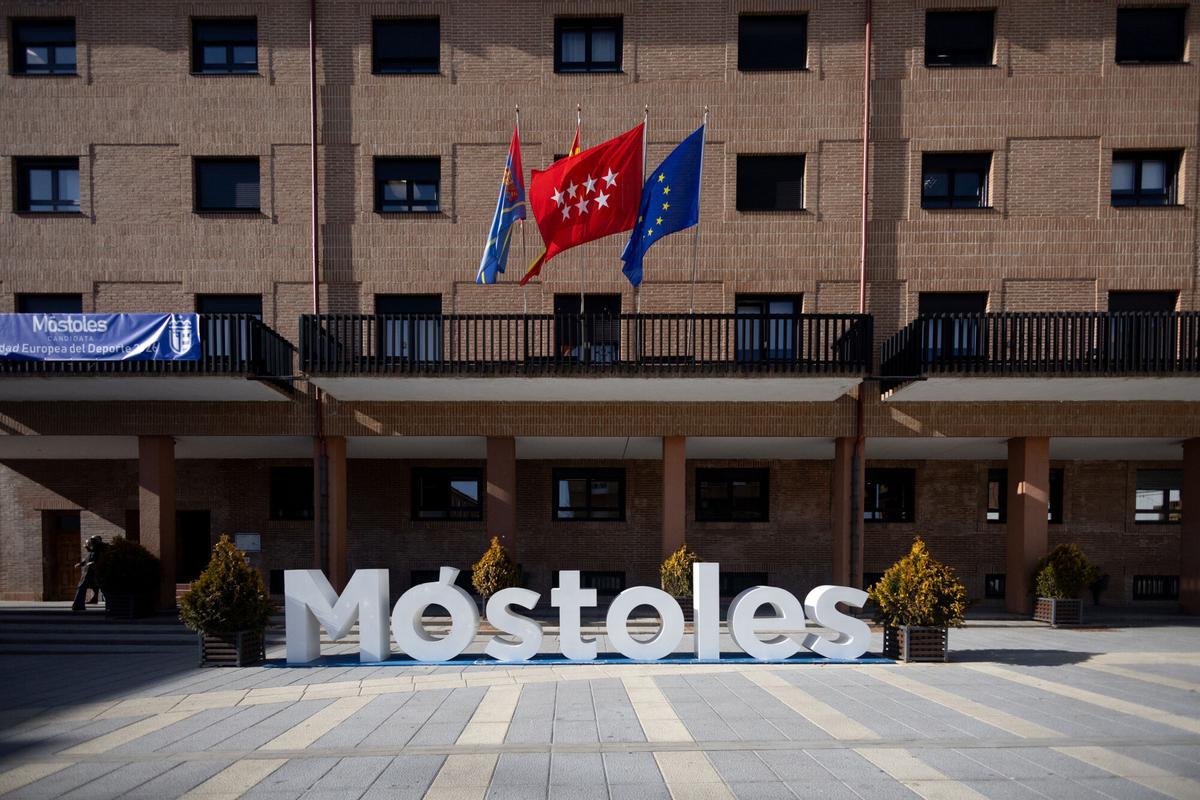 La fachada del Ayuntamiento de Móstoles.