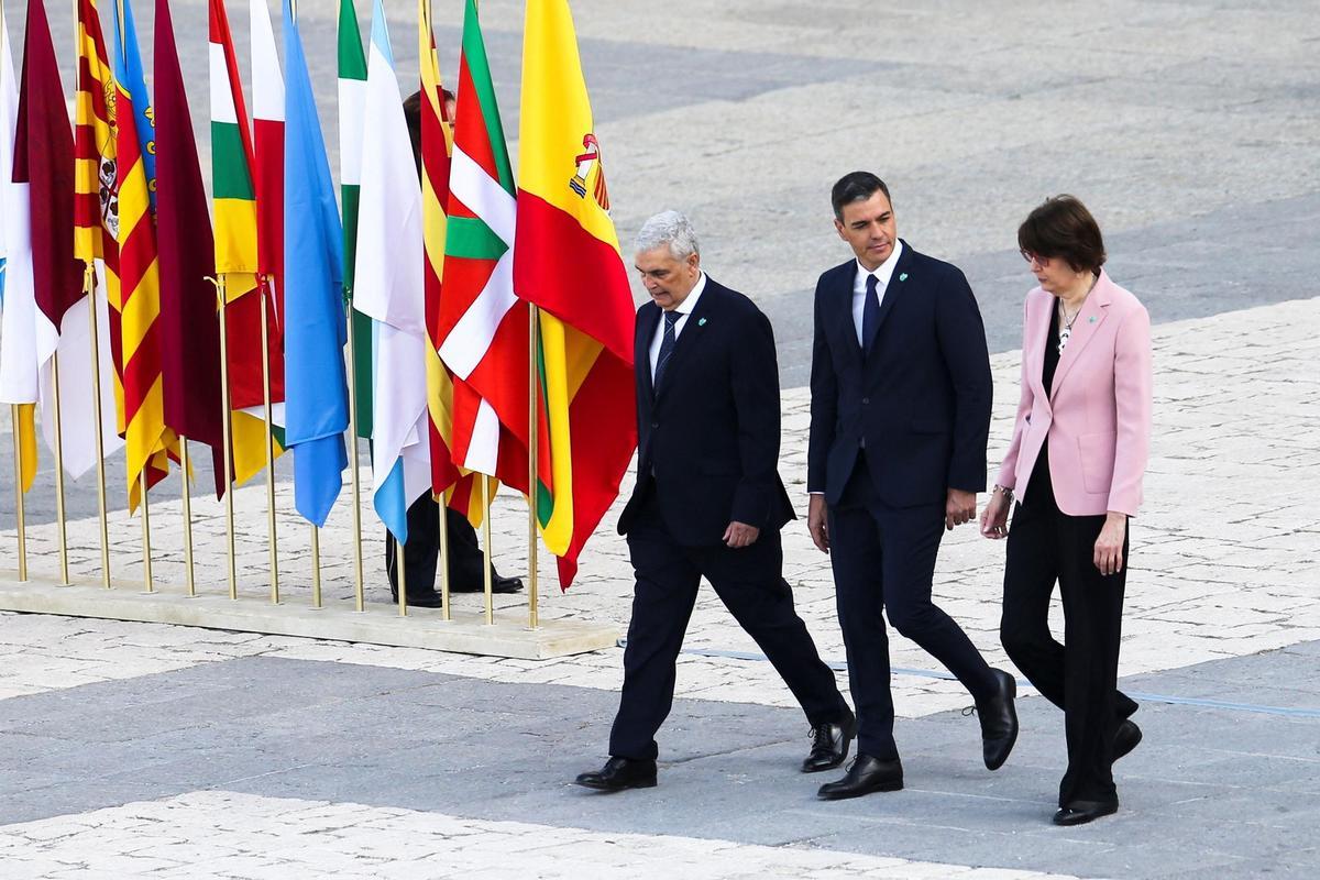 Los Reyes y Sánchez presiden el tercer homenaje a las víctimas de la pandemia