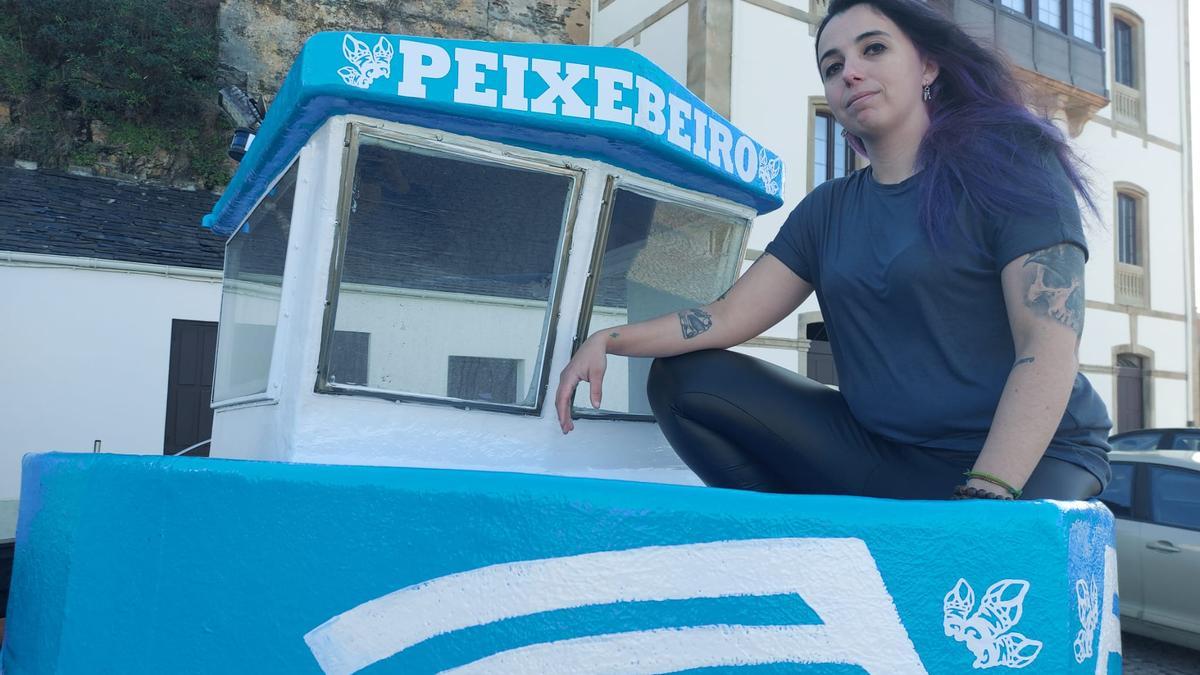 Teresa Esra a bordo de su embarcación.