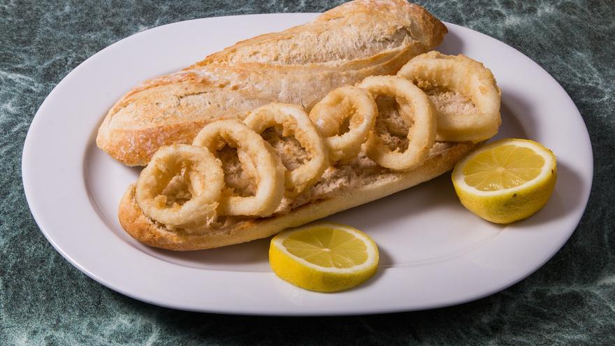El tercer mejor bocadillo de calamares de España está en Escaleritas