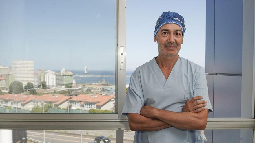 Matías García-Anllo, oftalmólogo de A Coruña, sobre las consecuencias de mirar el eclipse solar sin gafas homologadas: "No hay un tiempo de exposición que marque el riesgo"