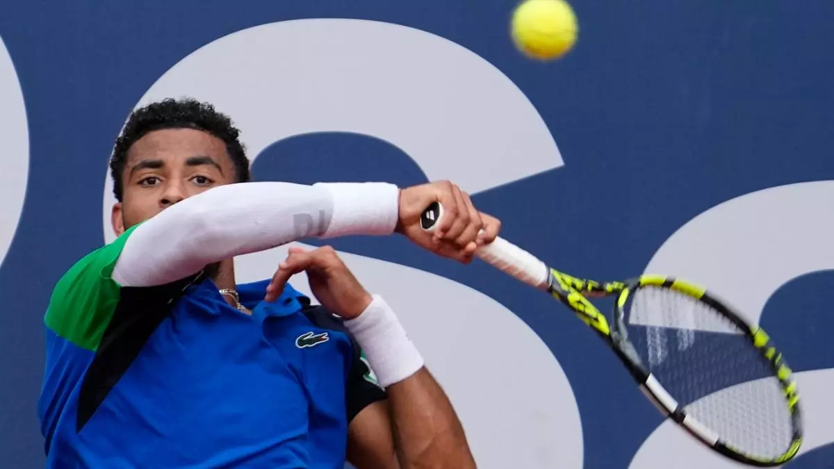 Tsitsipas abandona tras 16 minutos y Fils ser el rival de Alcaraz
