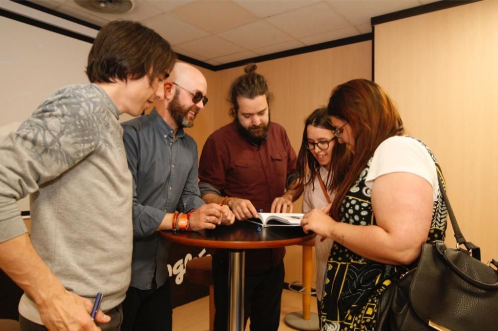 Firma de libros de Vetusta Morla en Murcia