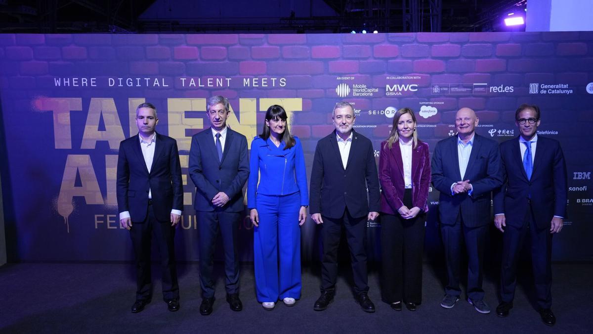 Visita oficial de autoridades al Talent Arena, Jaume Collboni, Maria Galindo (Polítiques Digitals Generalitat), Maria Gonzalez Veracruz (Secretaría de Estado de Digitalización e IA), Jordi Valls (Ajuntament), Jesús Herrero (Red.es), Francesc Fajula (MWCapital), Pau Relat (Fira)