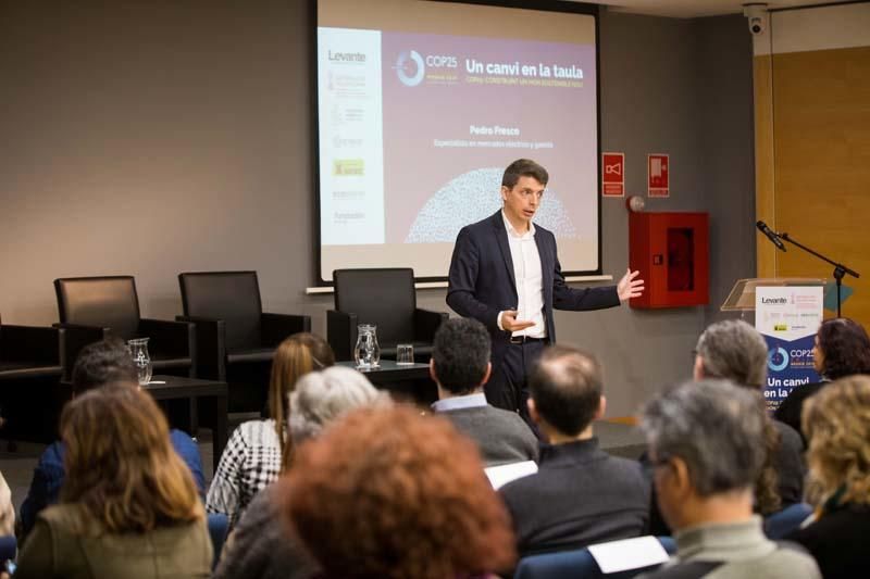 Jornada sobre la sotenibilidad climática "Un cambio en la mesa. Construyendo un nuevo mundo sostenible"