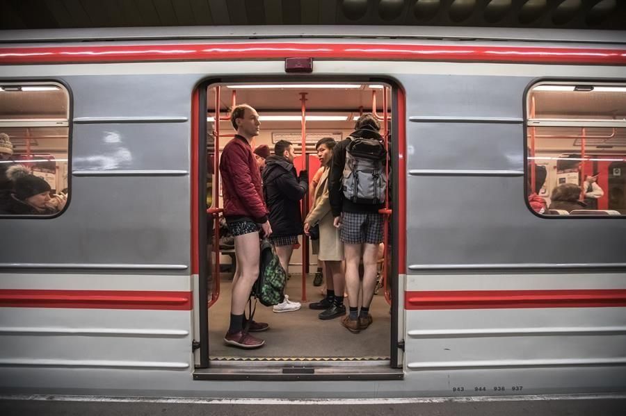 Día sin pantalones en el metro