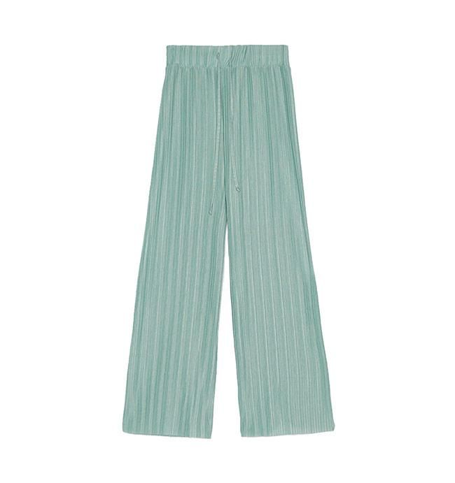 Pantalón plisado pastel de Bershka