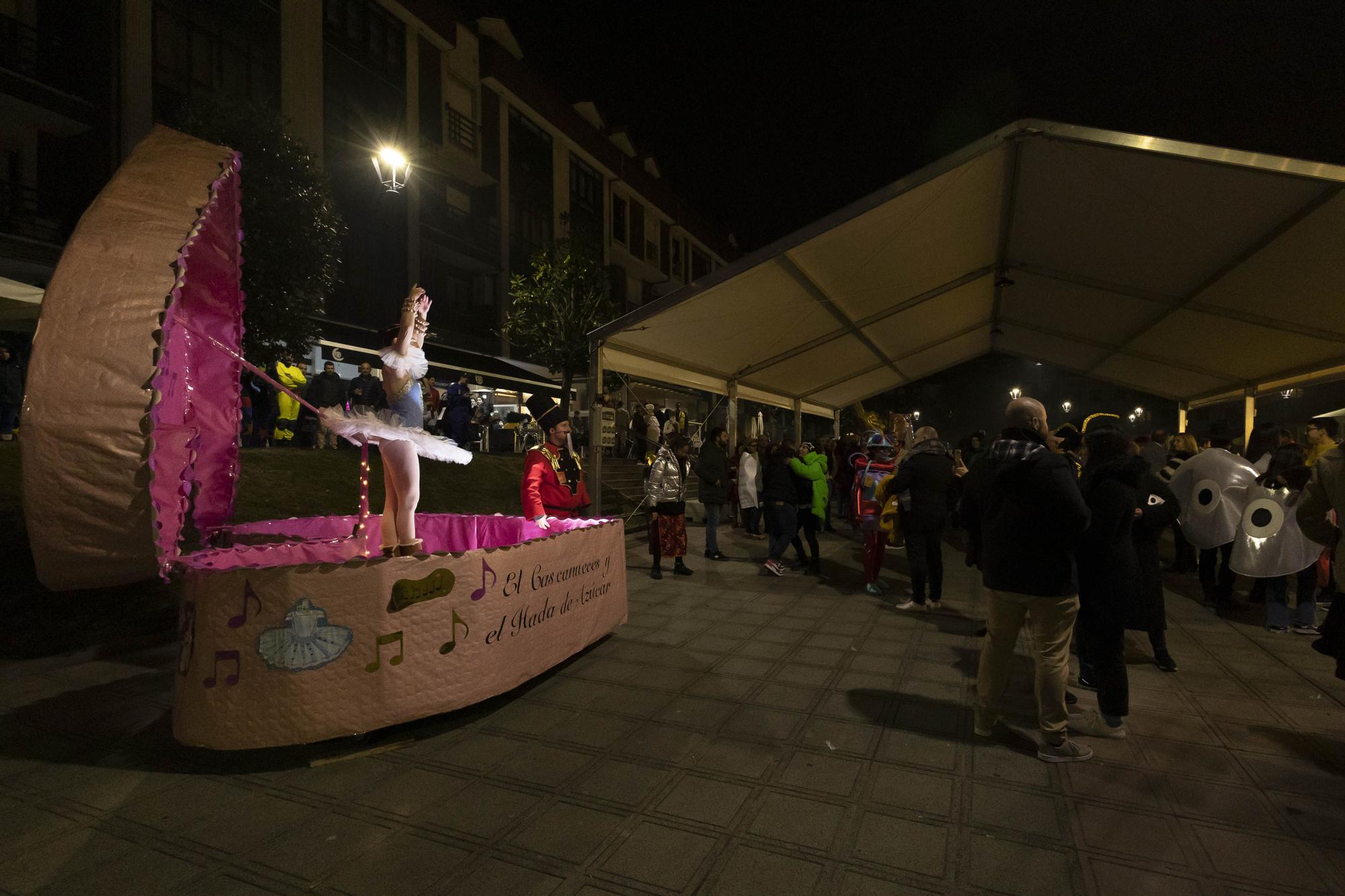 En imágenes: así fue la gran fiesta nocturna del Antroxu en Posada de Llanera