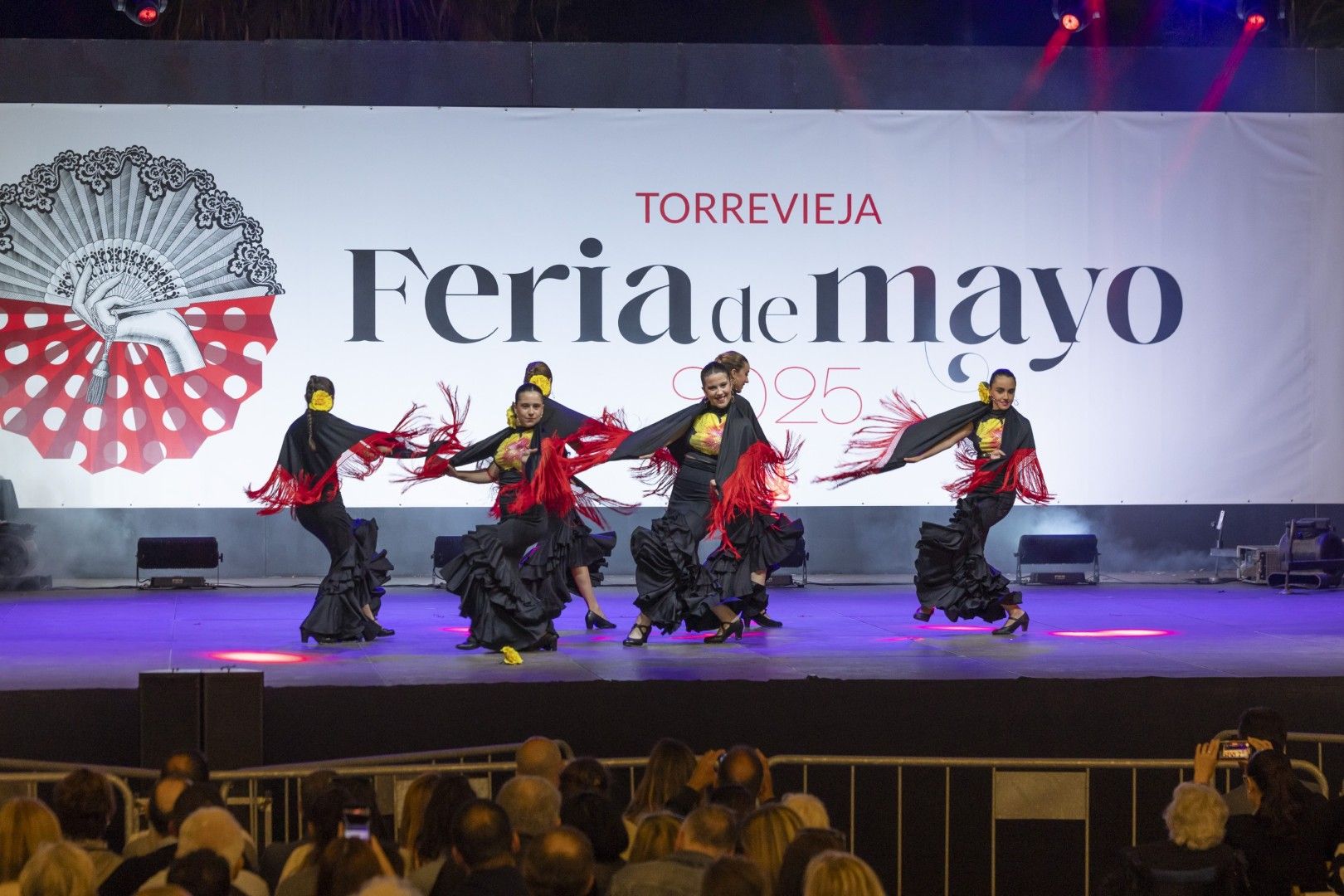 Por sevillanas en la Feria de Mayo de Torrevieja 2025