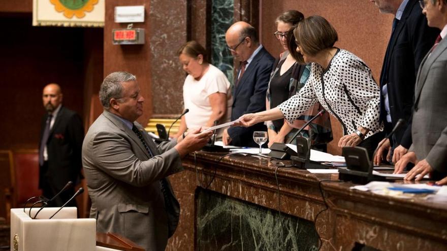 La Asamblea Regional nombra a Francisco Bernabé senador autonómico