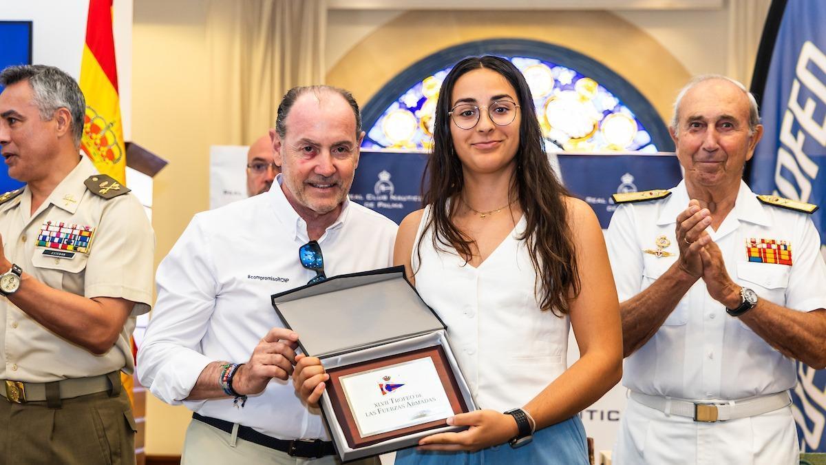 La entrega de premios del Trofeo de las Fuerzas Armadas se realizó tras la regata