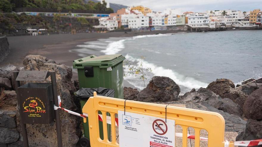 Playa Jardín prohíbe el baño en dos calas por niveles elevados de contaminación bacteriana