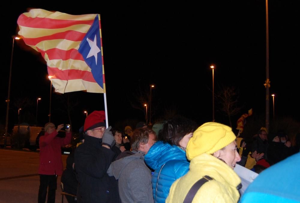 Divendres al Puig de les Basses de Figueres per desitjar «bona nit» a Dolors Bassa