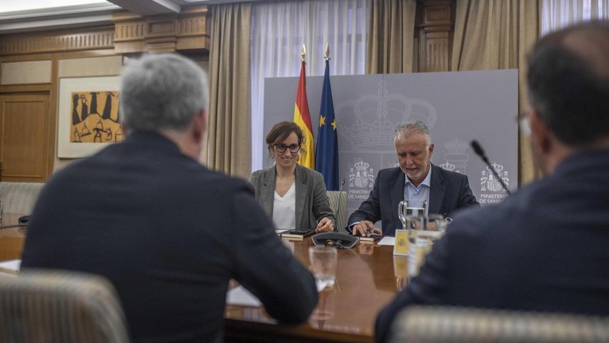 El crucero Hondius se dirige rumbo a Canarias adonde espera llegar este fin de semana