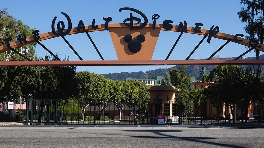 La entrada a Walt Disney Studios en Burbank (California, EEUU).