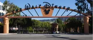 Disney, un centenario entre turbulencias: de la guerra del 'streaming' a los derechos de Mickey Mouse
