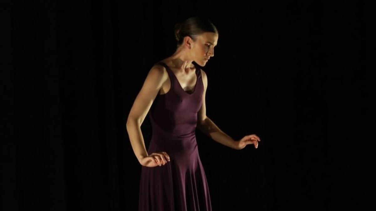 Lucía Nevado es una joven bailarina que participa en la Gala Gata 2022.