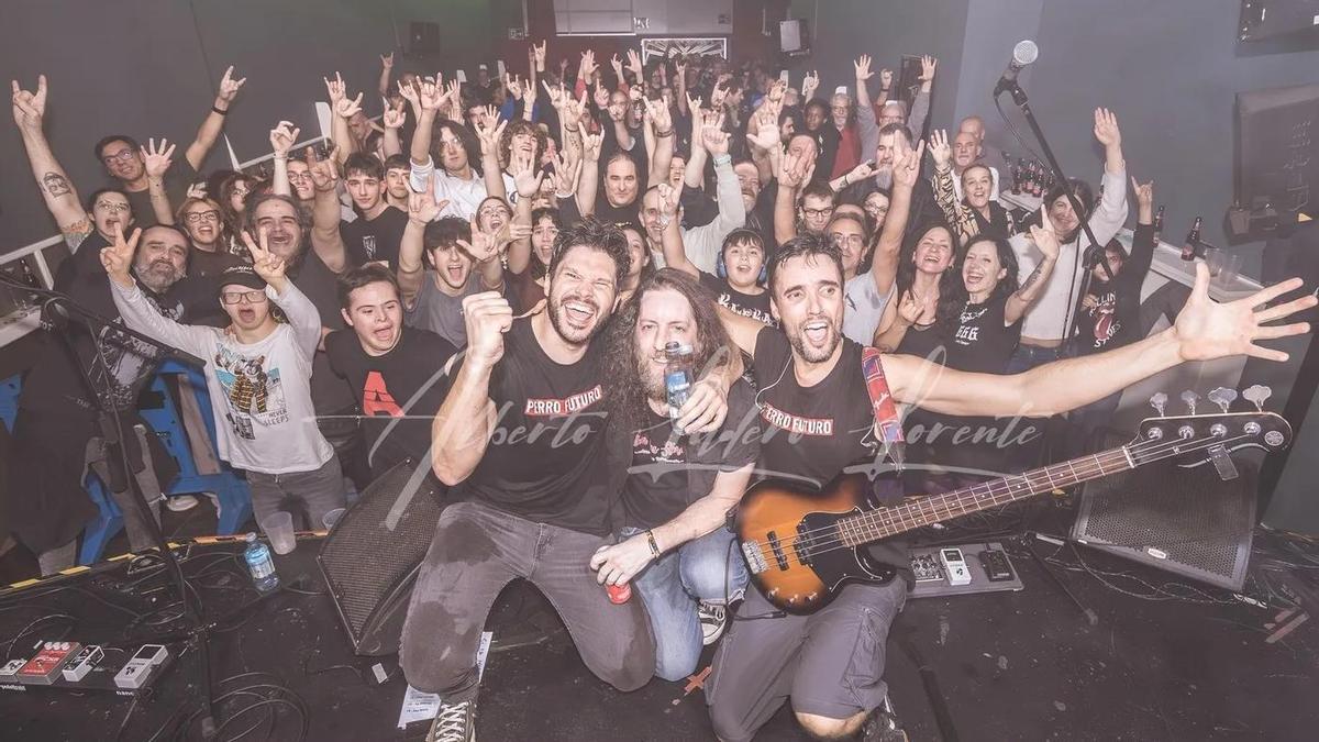 El rock de Perro Futuro llega a la sala La Fábrica de Redondela