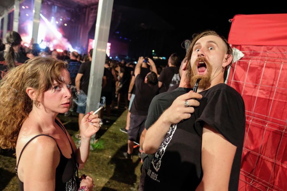 Airbourne, la banda australiana, no defraudó al público de Leyendas del Rock en la tercera jornada del festival.