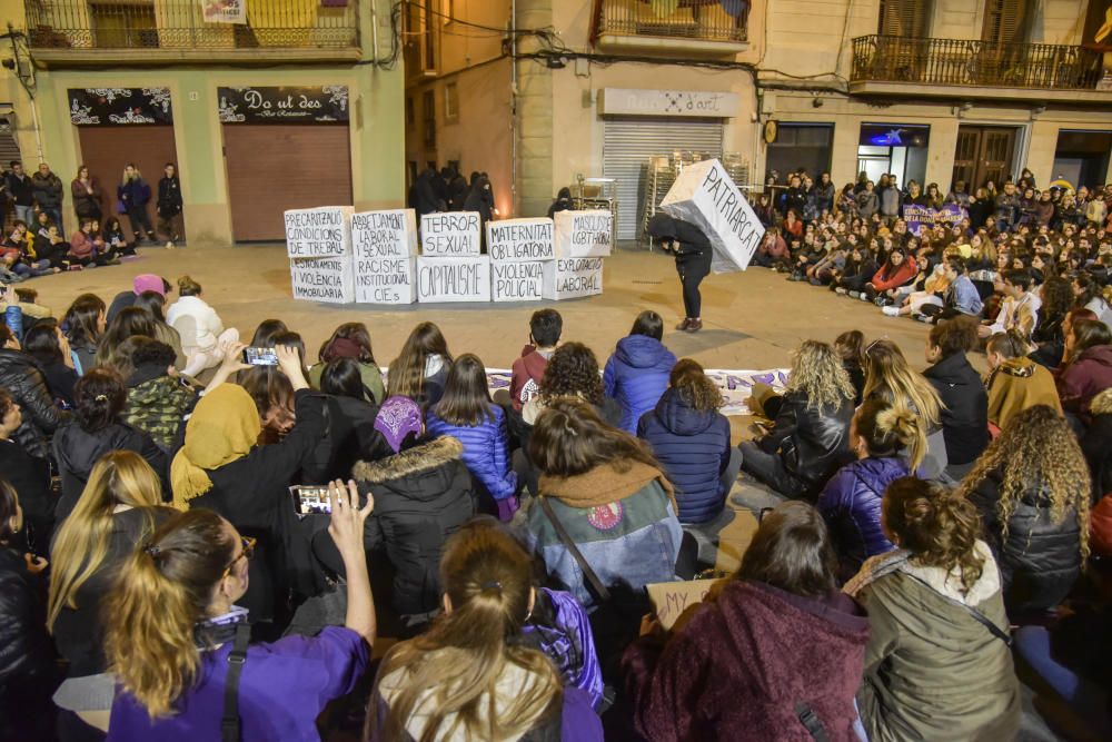 GALERIA | Manifestació feminista pel 8M a Manresa