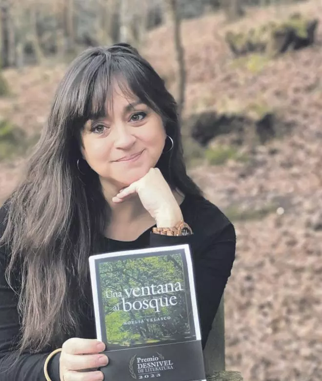 Noelia Velasco, premio "Desnivel", presenta su libro "Una ventana al bosque" en Santa Eulalia de Oscos