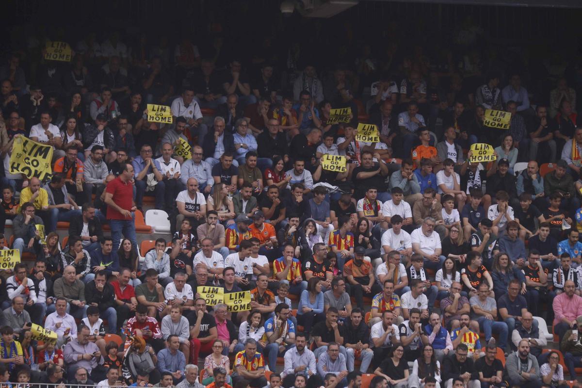 La emoción de Mestalla durante el derbi con el Villarreal