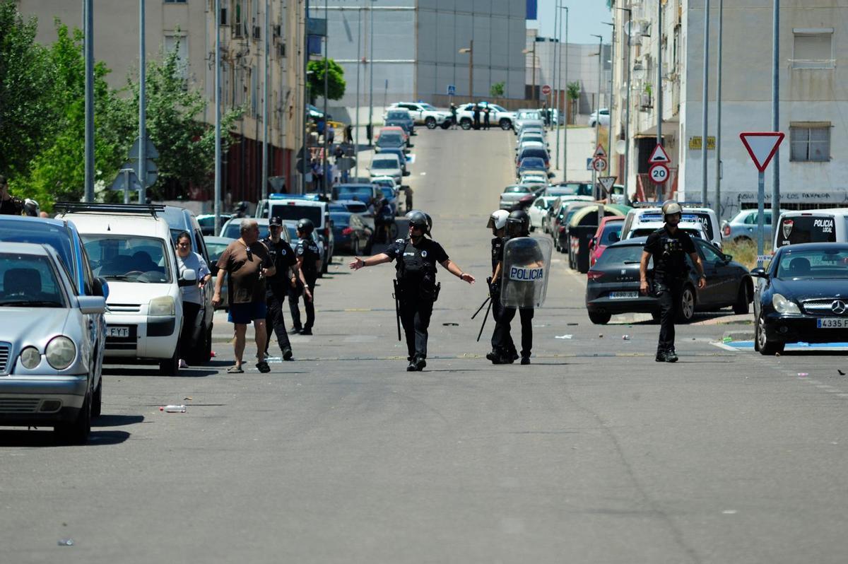 Fotogalería | Imágenes del dispostivo policial en Suerte de Saavedra
