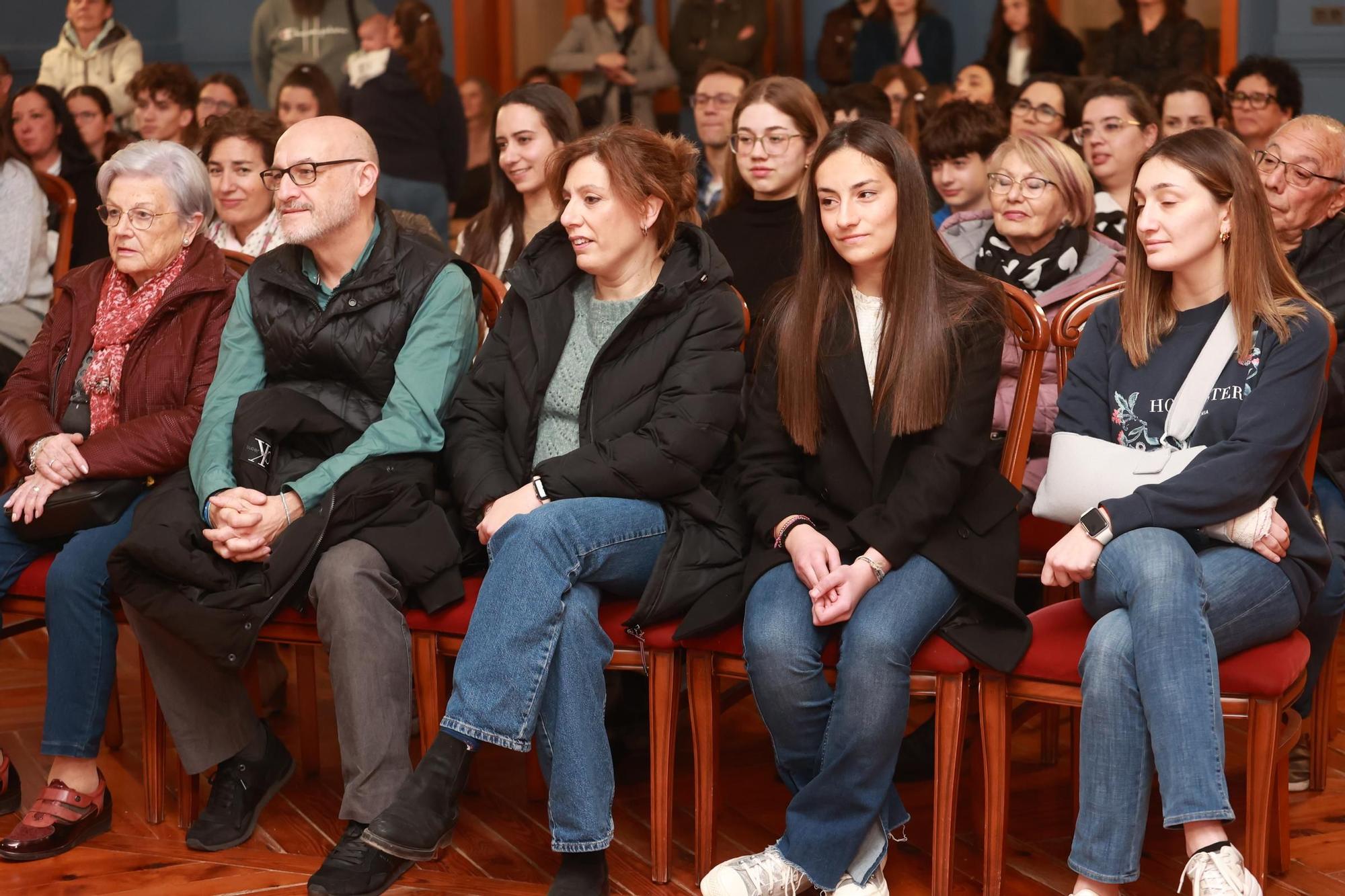 Las imágenes de la entrega en Vila-real de los premios a los relatos juveniles de Castelló Negre