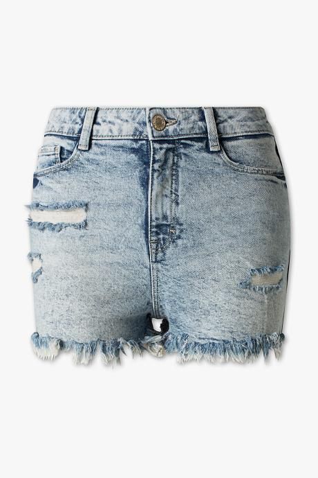 C&A firma este diseño más arriesgado de short vaquero, roto y con un deshilachado más pronunciado e irregular