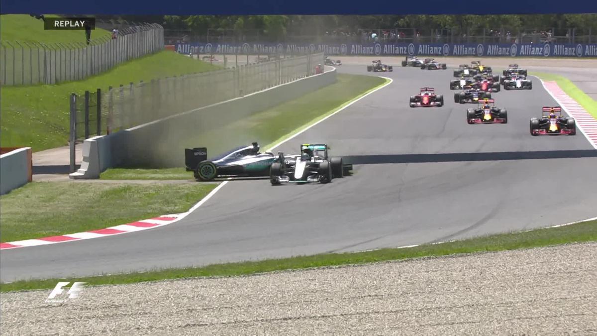 El espectacular accidente de Hamilton y Rosberg en la primera vuelta del GP de Catalunya 2016
