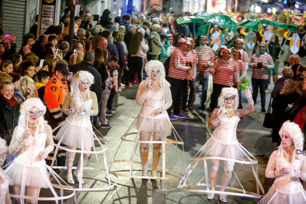 Desfile adulto de los carnavales de Benidorm