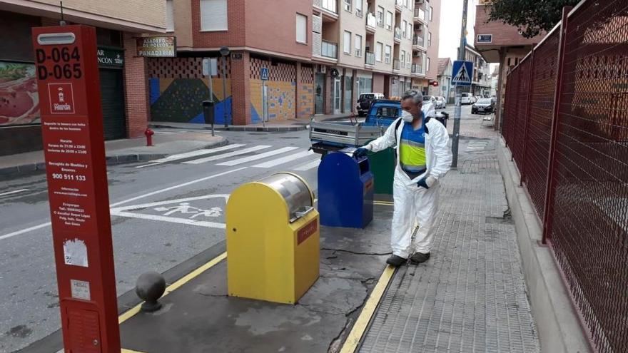 El Ayuntamiento aumenta las medidas de desinfección de los contenedores