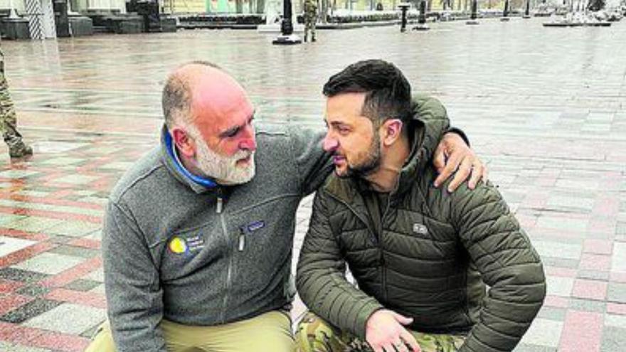 Zelenski dedica una placa a José Andrés en el Paseo del Valor de Kiev