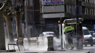 Los expertos avisan: multas de hasta 750 euros por ir por la calle sin esta prenda de vestir