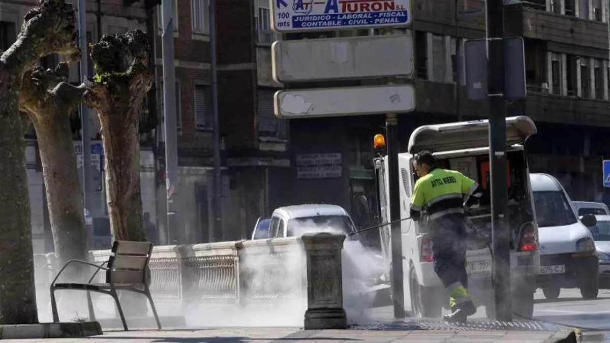 Los expertos avisan: multas de hasta 750 euros por ir por la calle sin esta prenda de vestir