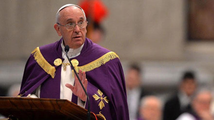 El Papa Francisco durante la celebración de la penitencia.