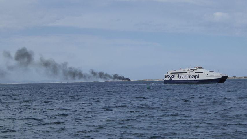 Incendio de un catamarán en Formentera