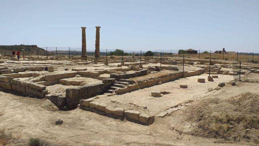 Los estudiantes becados por la Comarca de las Cinco Villas ya están trabajando en el yacimiento arqueológico de Los Bañales.