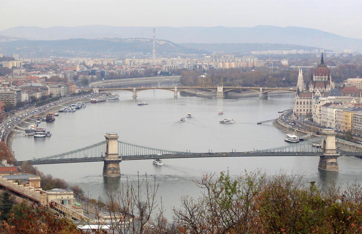 FILE PHOTO: The cityscape of Budapest with the Chain Bridge as seen from the Gellert Hill, in Budapest, Hungary November 15, 2018. REUTERS/Bernadett Szabo/File Photo