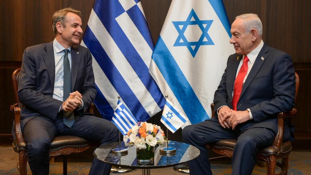 El primer ministro de Israel, Benjamín Netanyahu junto con su homólogo en Grecia, Kyriakos Mitsotakis
