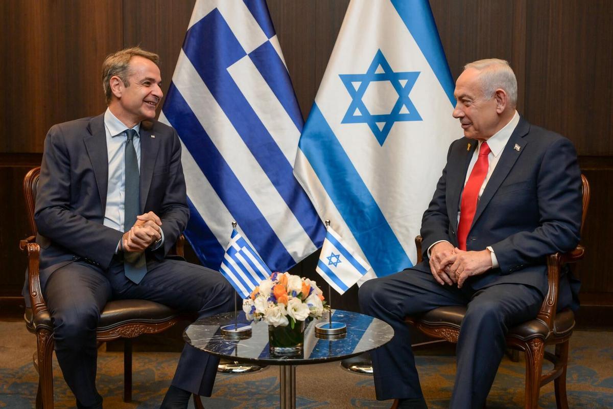 El primer ministro de Israel, Benjamín Netanyahu junto con su homólogo en Grecia, Kyriakos Mitsotakis