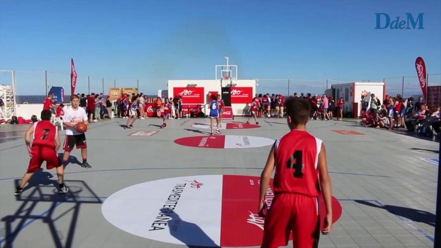 Torneo 3x3 de baloncesto en el trayecto Palma-Mahón