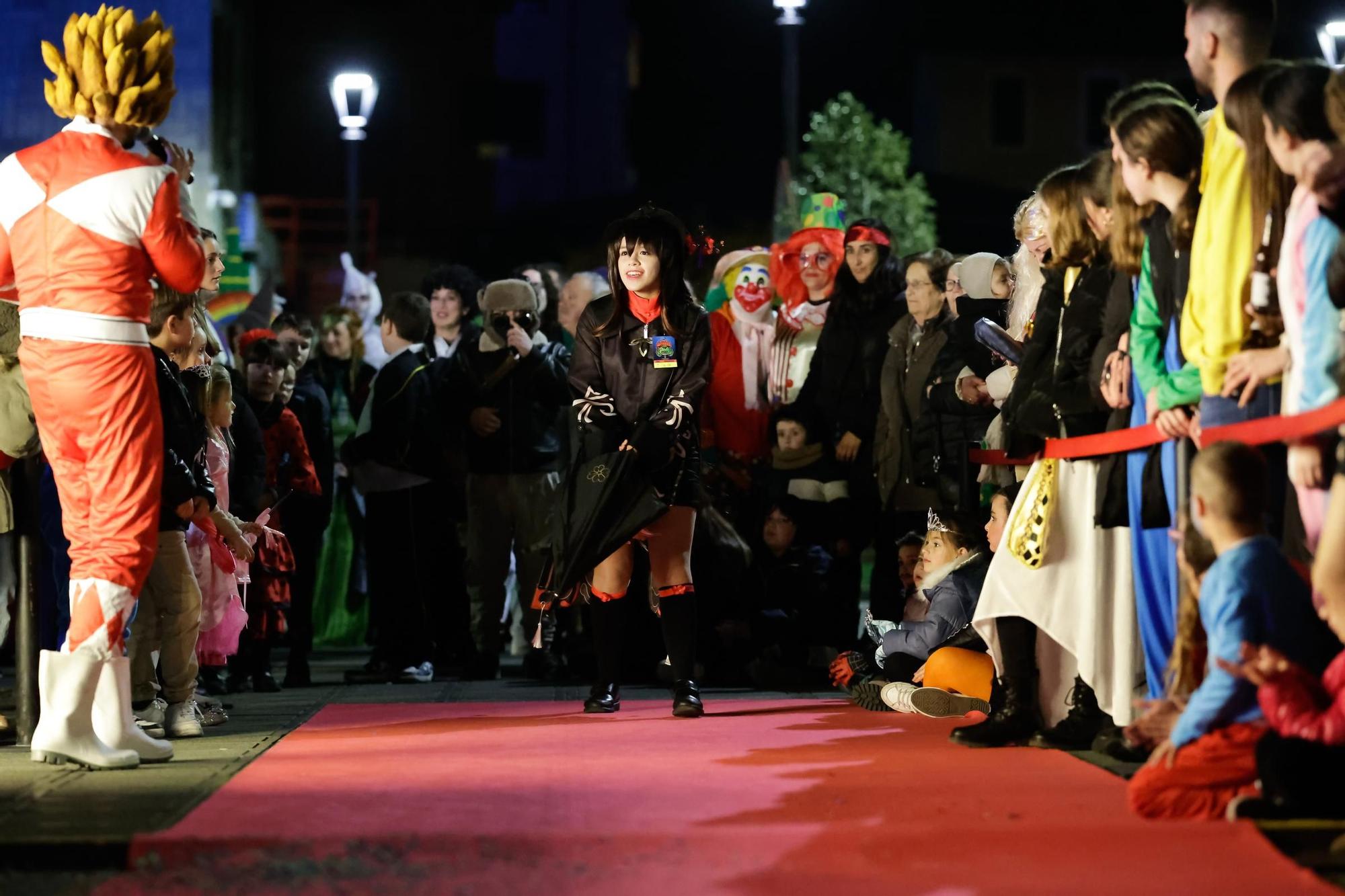 Pasarela de Antroxu en Llanera: así fue la espectacular noche en la que desfiló hasta la sardina