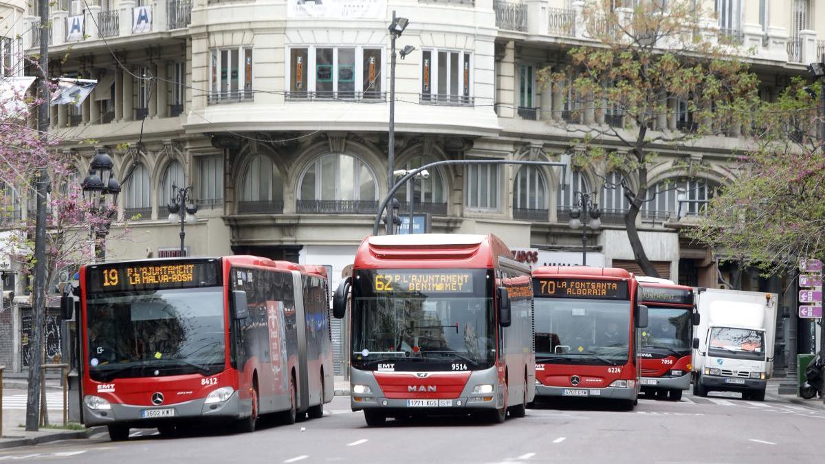 Empresa y sindicatos acuerdan el ERTE en la EMT a partir de mañana