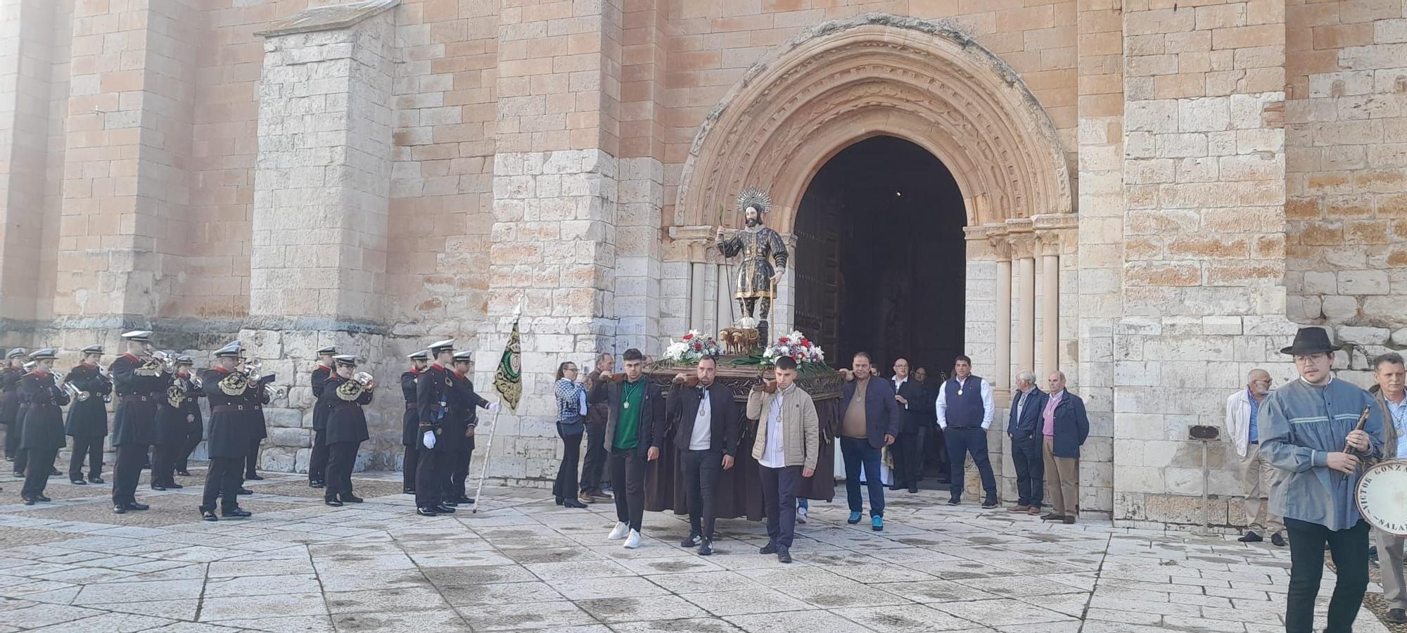 GALERÍA | Agricultores y devotos participan en la procesión de San Isidro Labrador en Toro