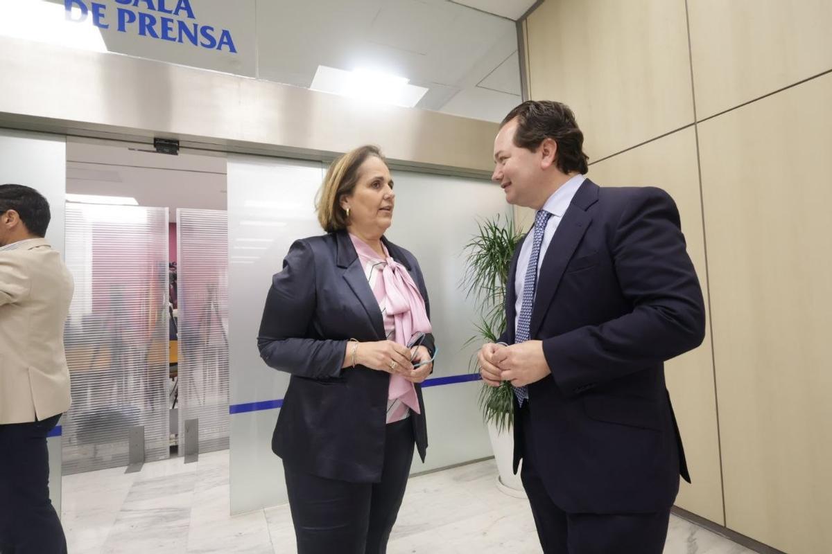 Blanca Torrent y Miguel Ángel Tamarit, antes de la rueda de prensa.