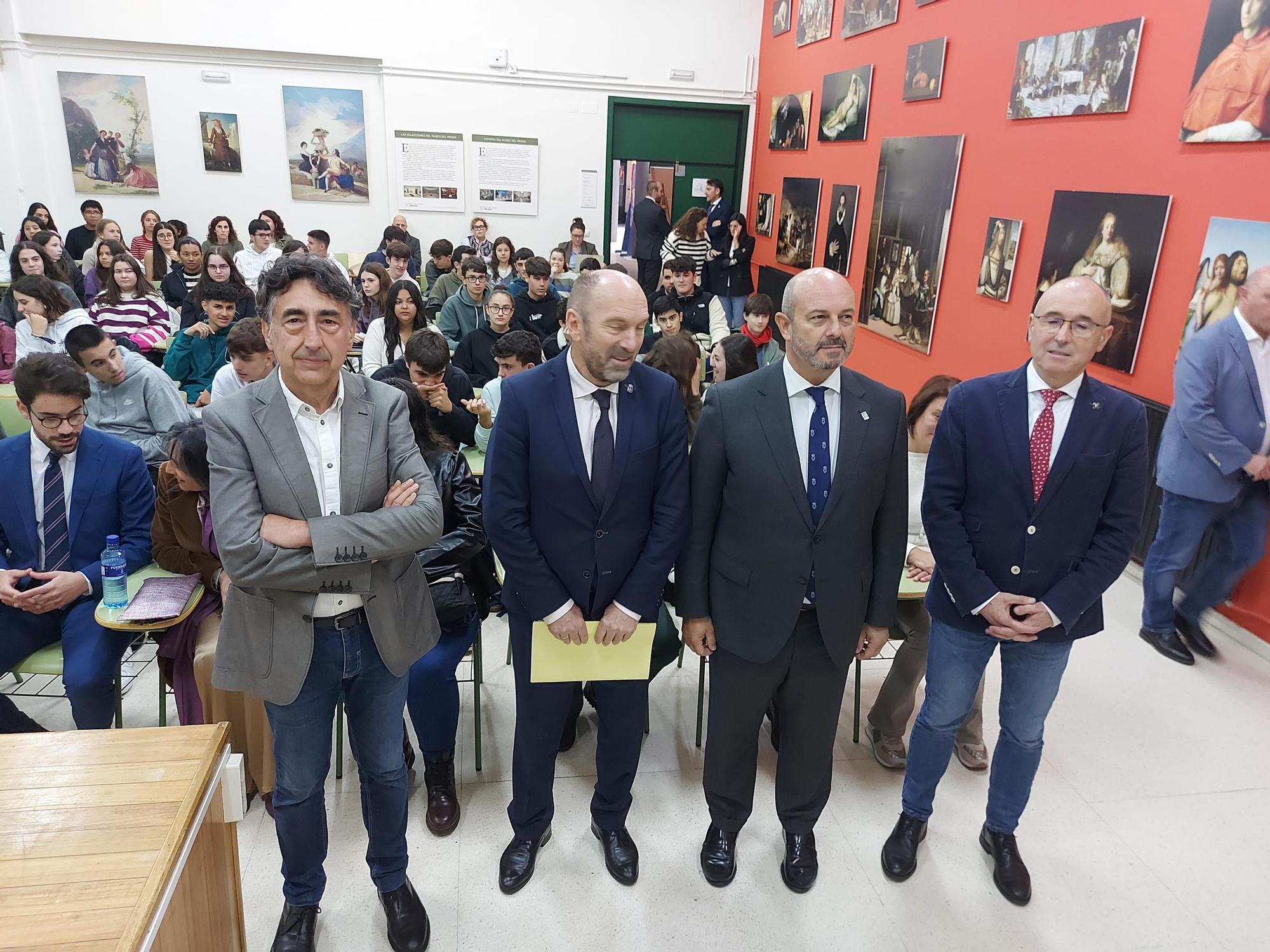 En imágenes: La visita del presidente del Senado a Vegadeo