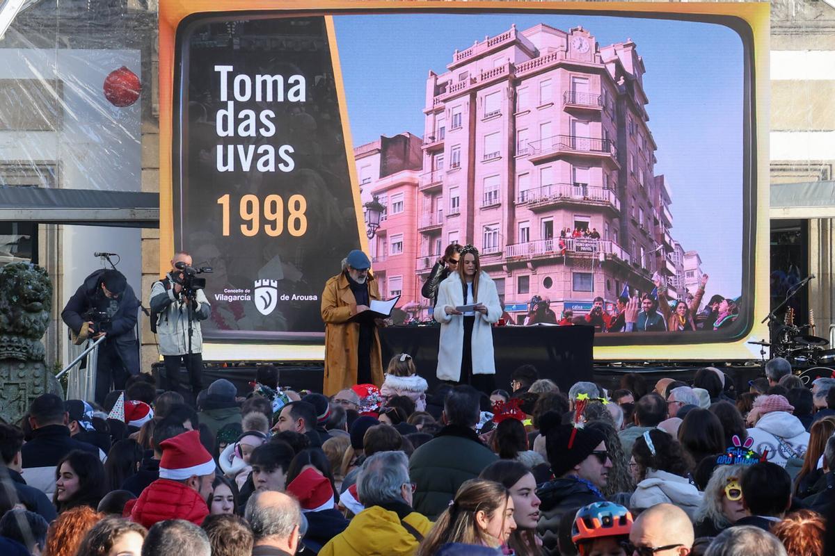 Las fotos de las campanadas anticipadas en Vilagarcía 2025 Las fotos de las campanadas anticipadas en Vilagarcía 2025