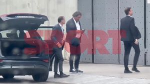IMAGEN EXCLUSIVA: El agente y el abogado de Joan García reunidos con Deco